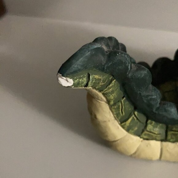 COLLECTIBLE Features Crocodile Figurine​​​​ AB - Picture 9 of 10